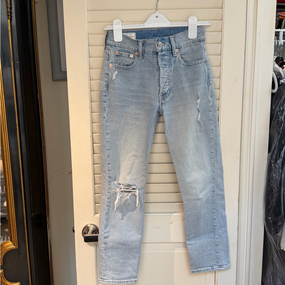 GAP High-Rise Light Blue Distressed Women’s Jeans